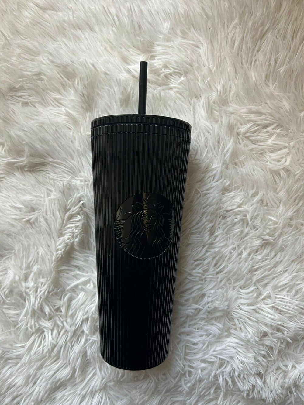Starbucks Black 2024 Pleated 24 oz Venti Tumbler with Straw New Water Bottle
